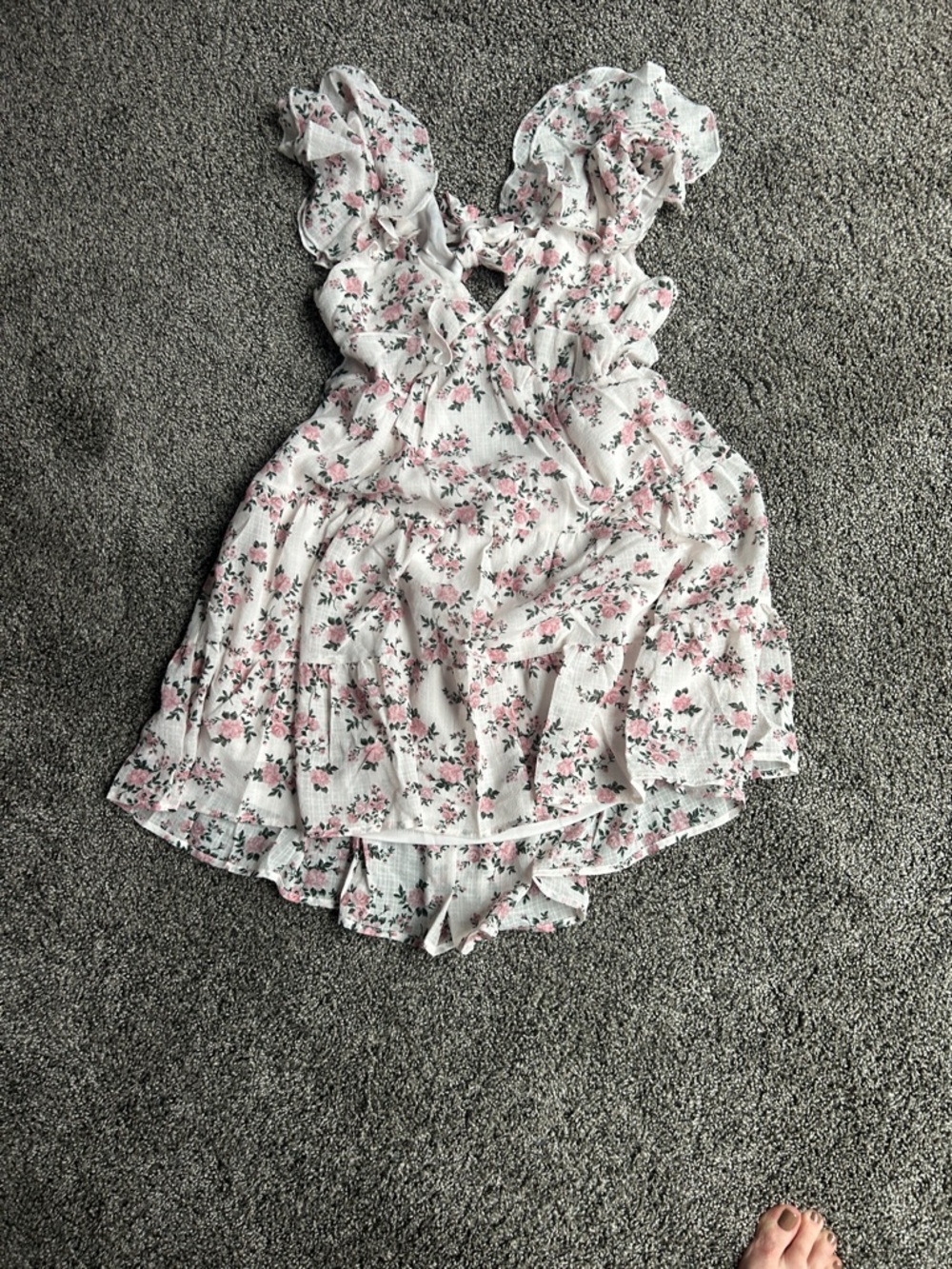 Francesca's Collections White Floral Ruffle Dress